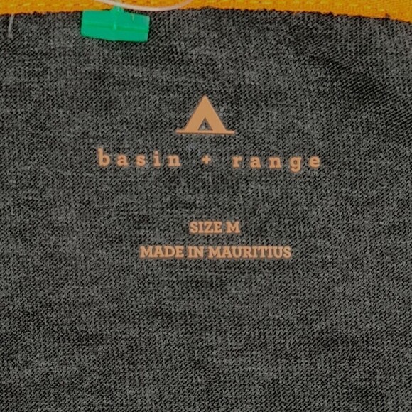 Basin and Range Top Women Gray Silver Mountain Performance Dri-release Active - Picture 2 of 15